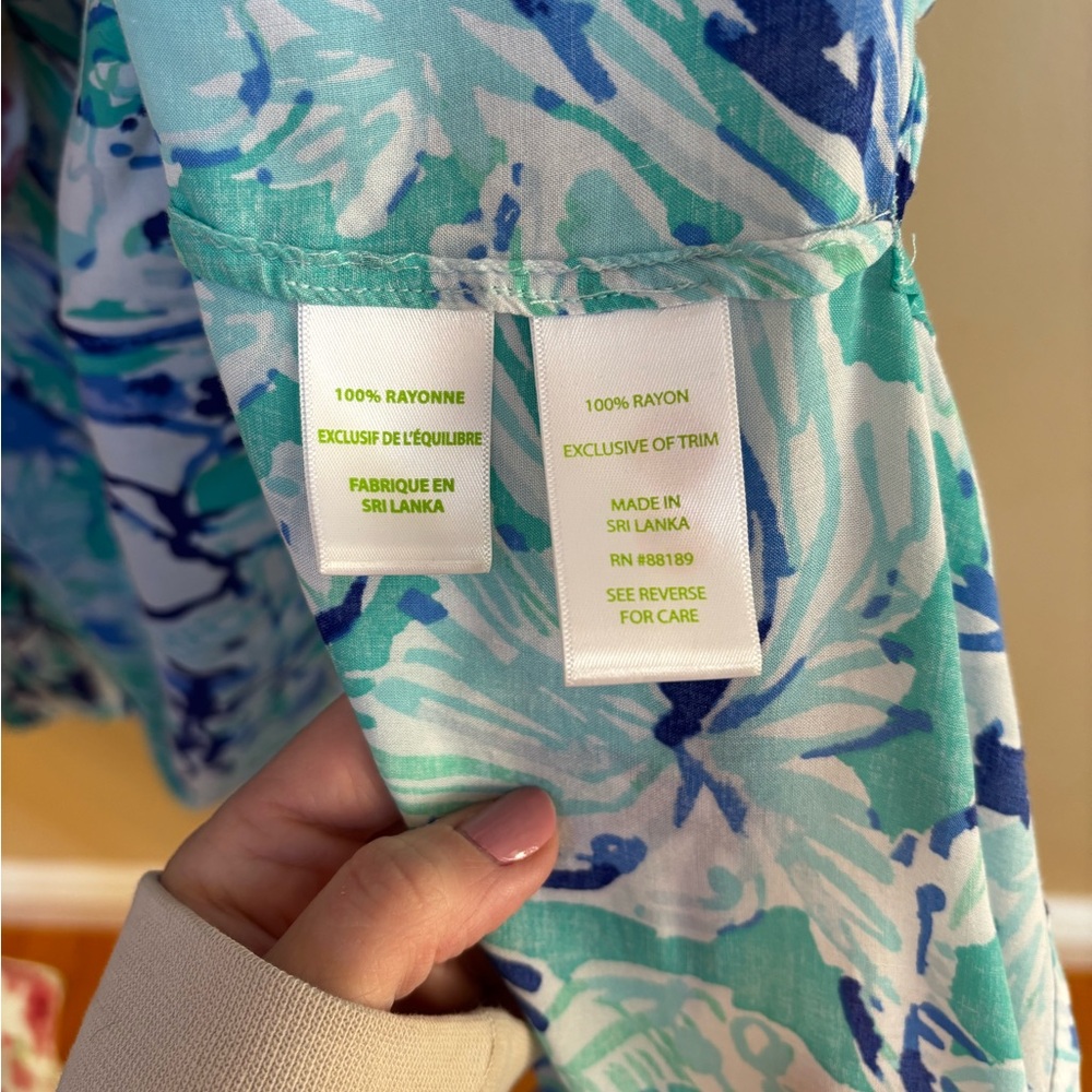 Like New Lilly Pulitzer Willa Front Tie blouse size large - Picture 3 of 3